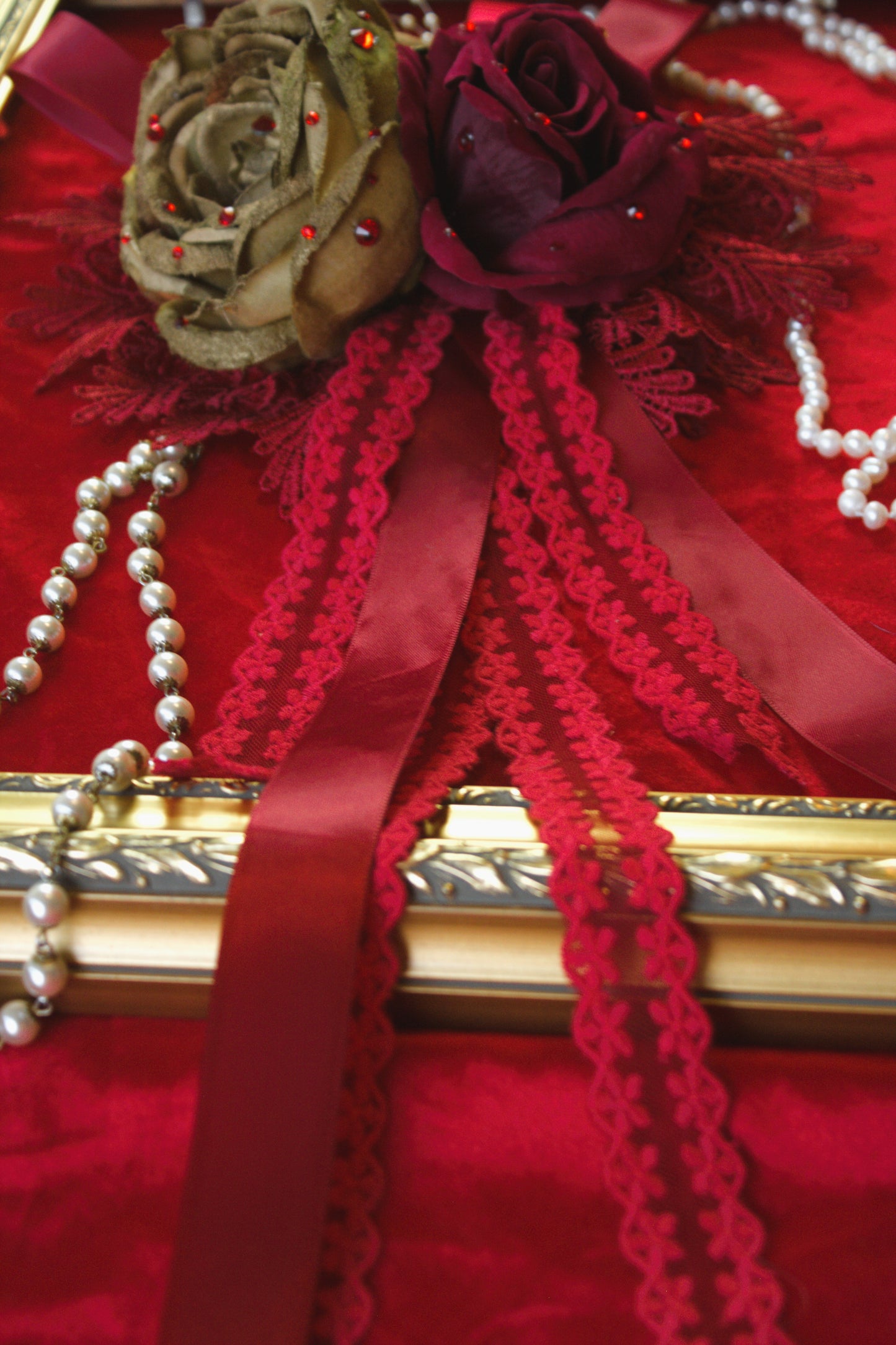 Rose dorée et rouge headpiece