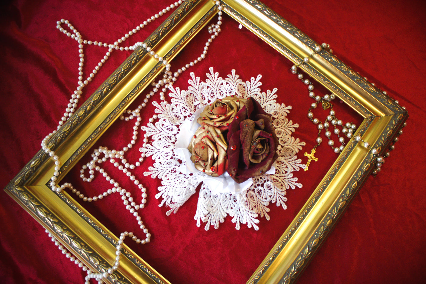 Roses d'or Rouge headpiece