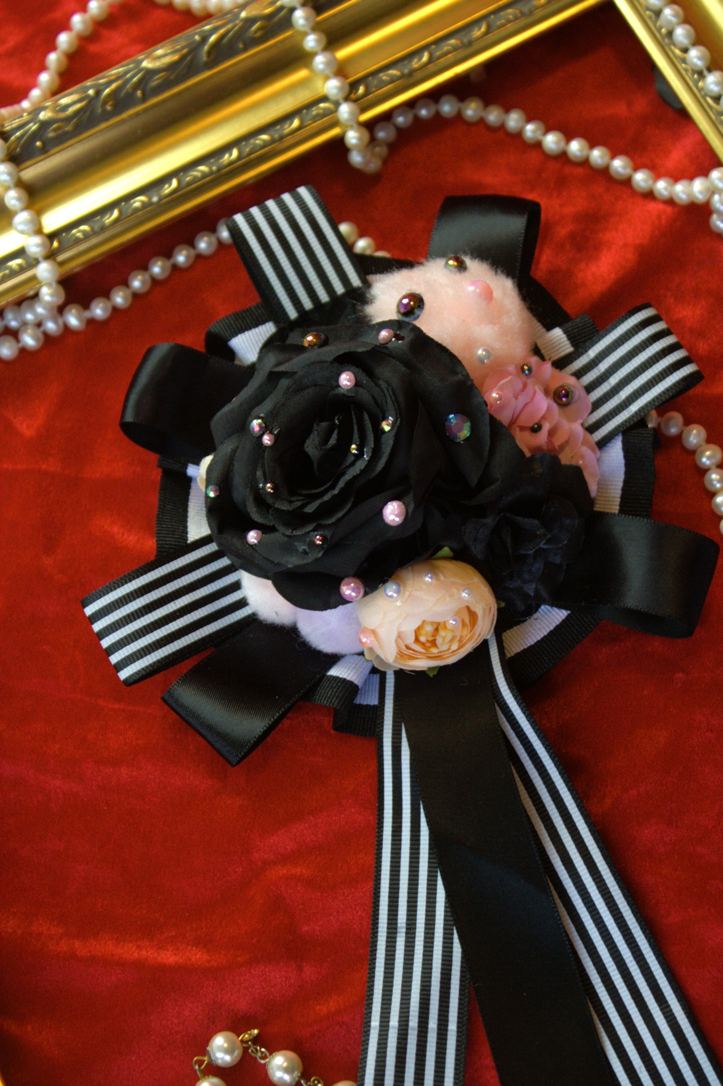 Noire Pom Rose